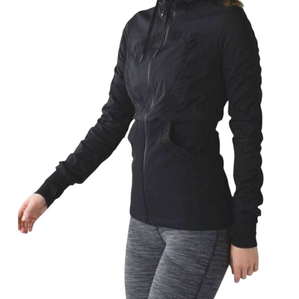 LULULEMON ATHLETICA Dance Studio Jacket III In Black Size 6